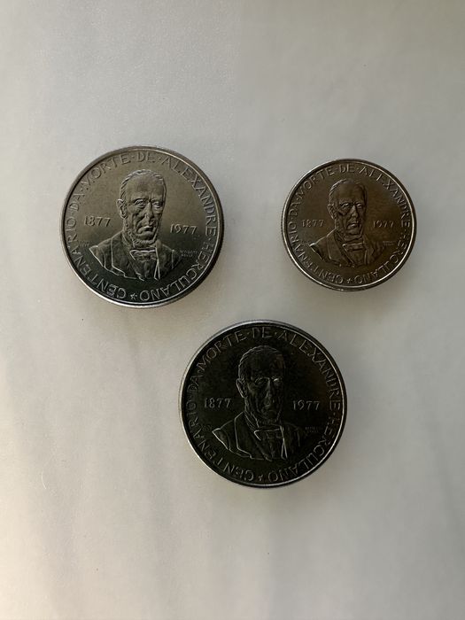 Moedas de 2$50 e 5$00