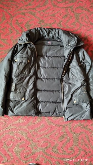 Две женские куртки бесплатно