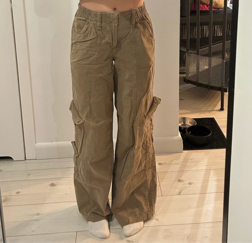 Spodnie Urban Outfitters