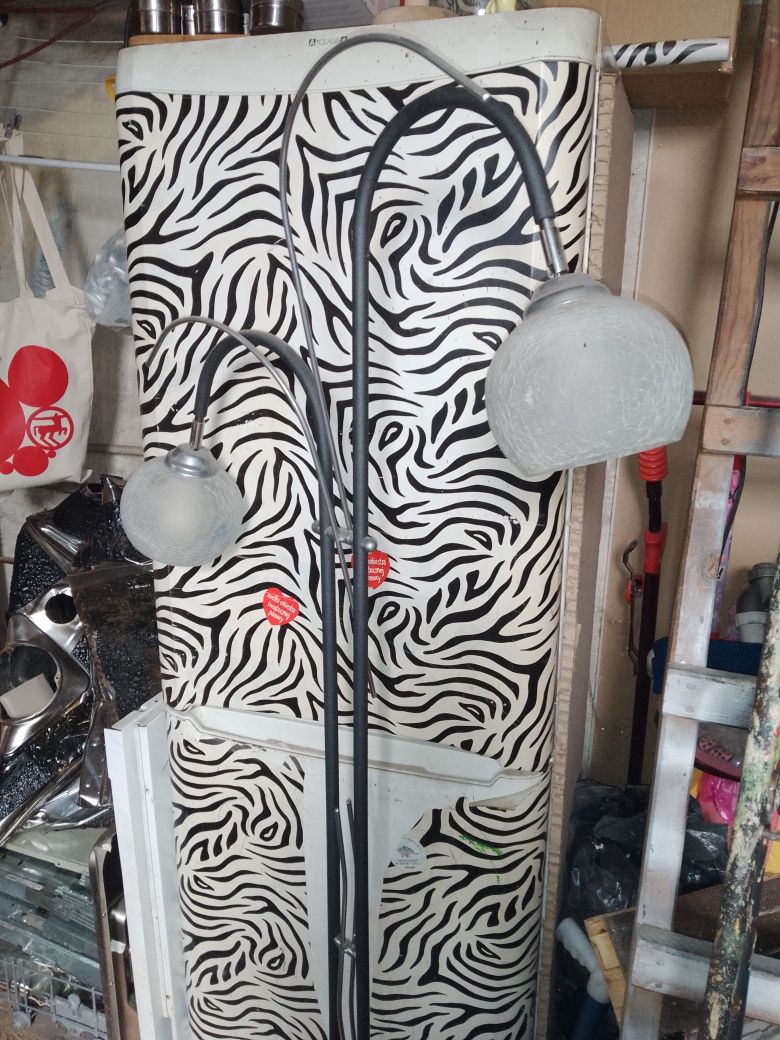 Lampa stojaca na 2 żarówki
