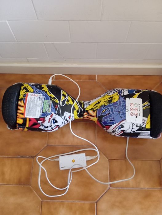 Hoverboard usado em pleno funcionamento com carregador original