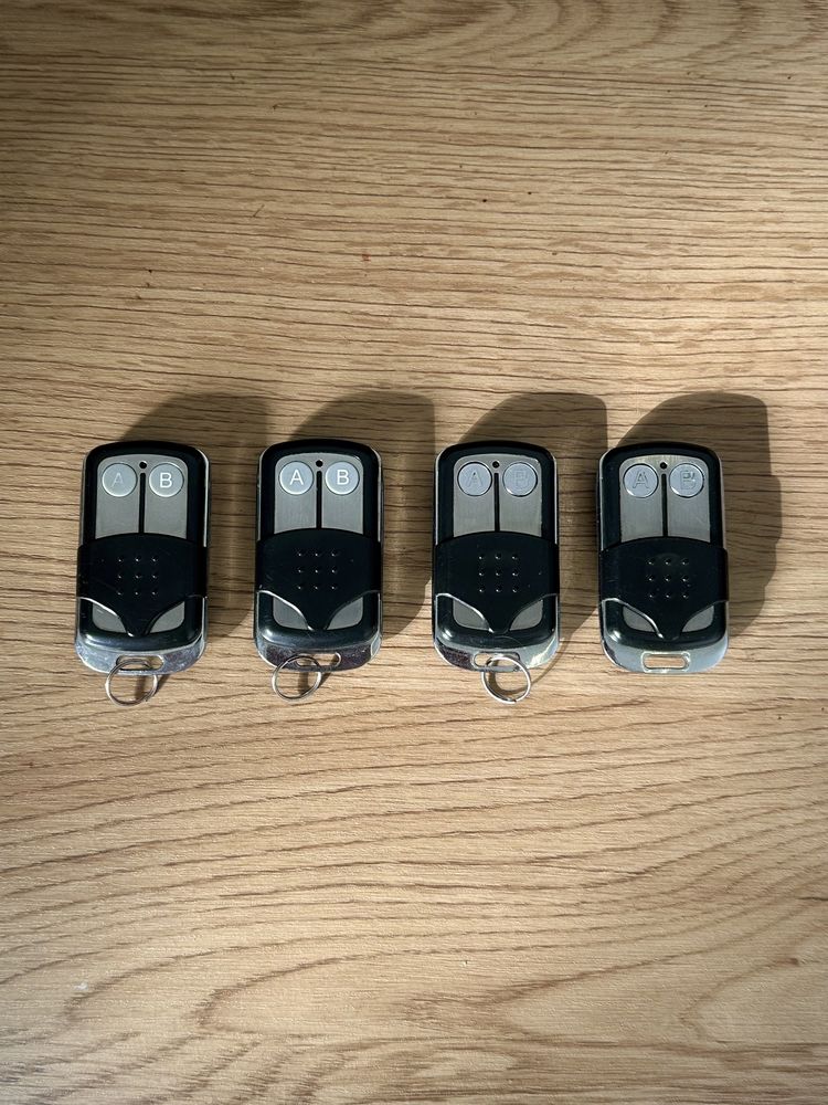 4 Comandos Universais 433mhz para portão de garagem automático