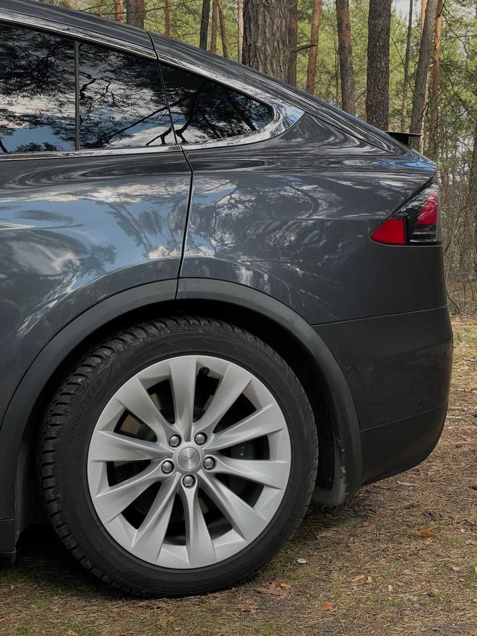 Tesla Model X 2020