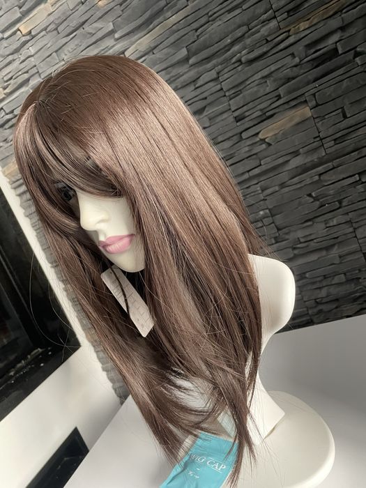 Nowa brązowa peruka brąz jasny naturalny wygląd bob włosy