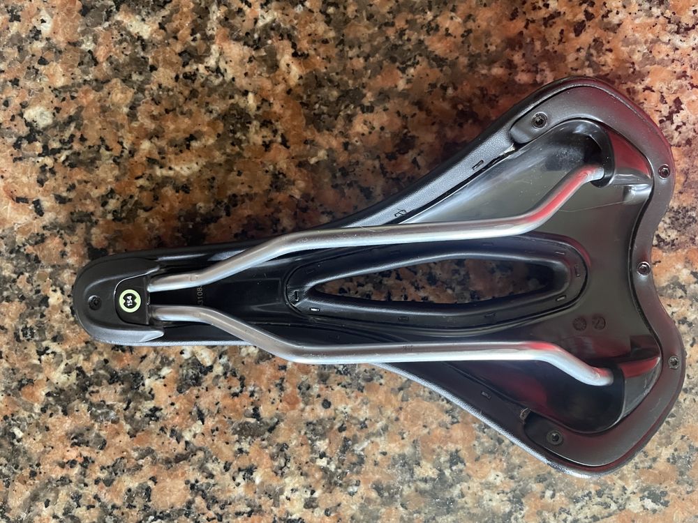 Selim Bontrager Ajna 154 mm - com o novo