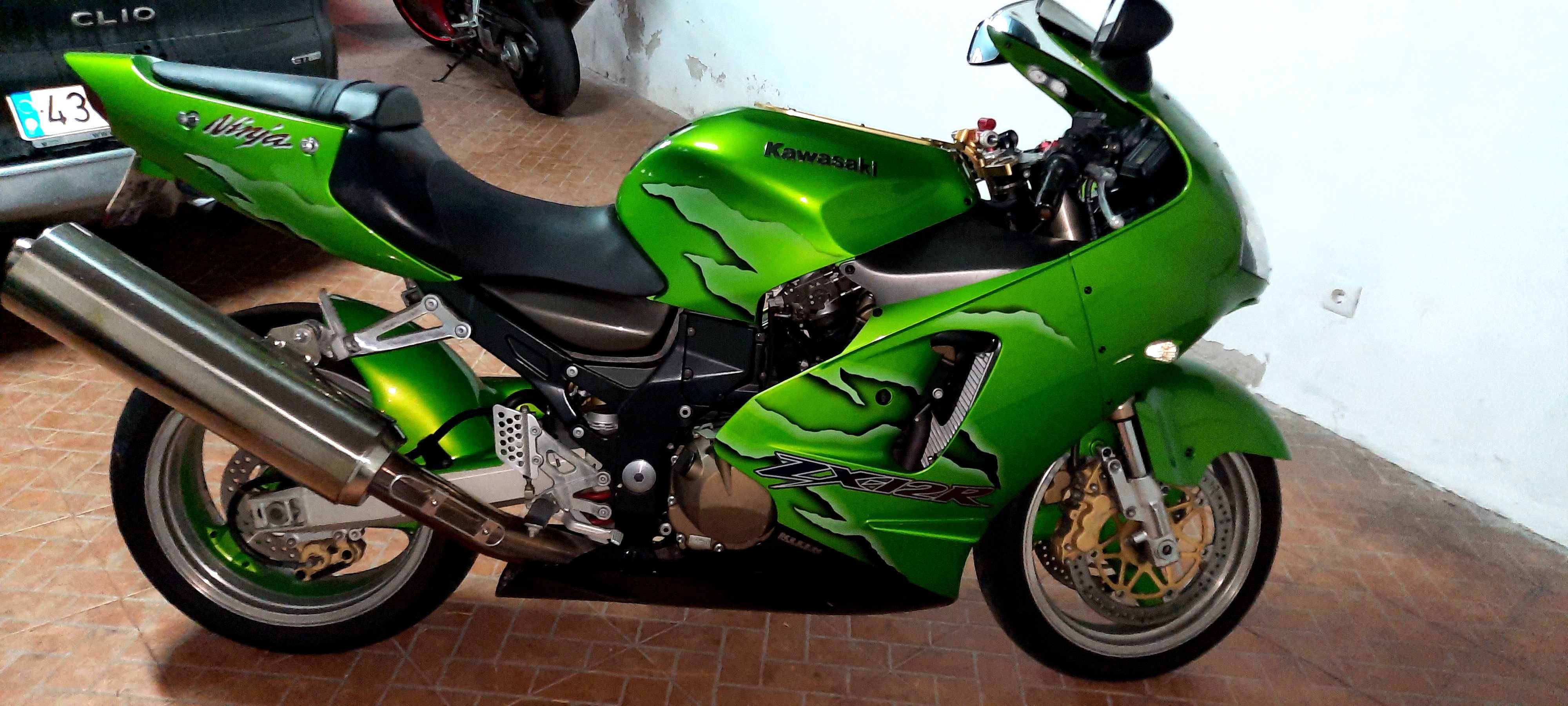 Kawasaki ZX12R A1