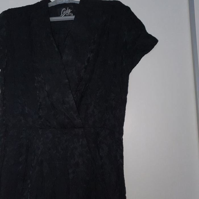 Sukienka czarna elegancka wizytowa biurowa Lady modell