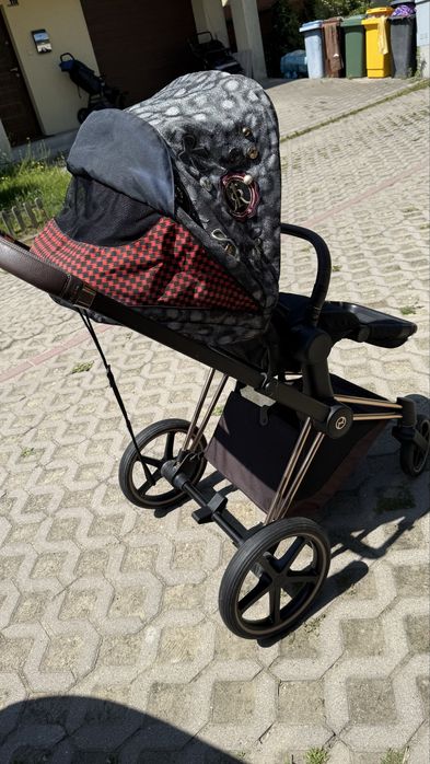 Spacerówka Cybex Rebellious z nosidełkiem