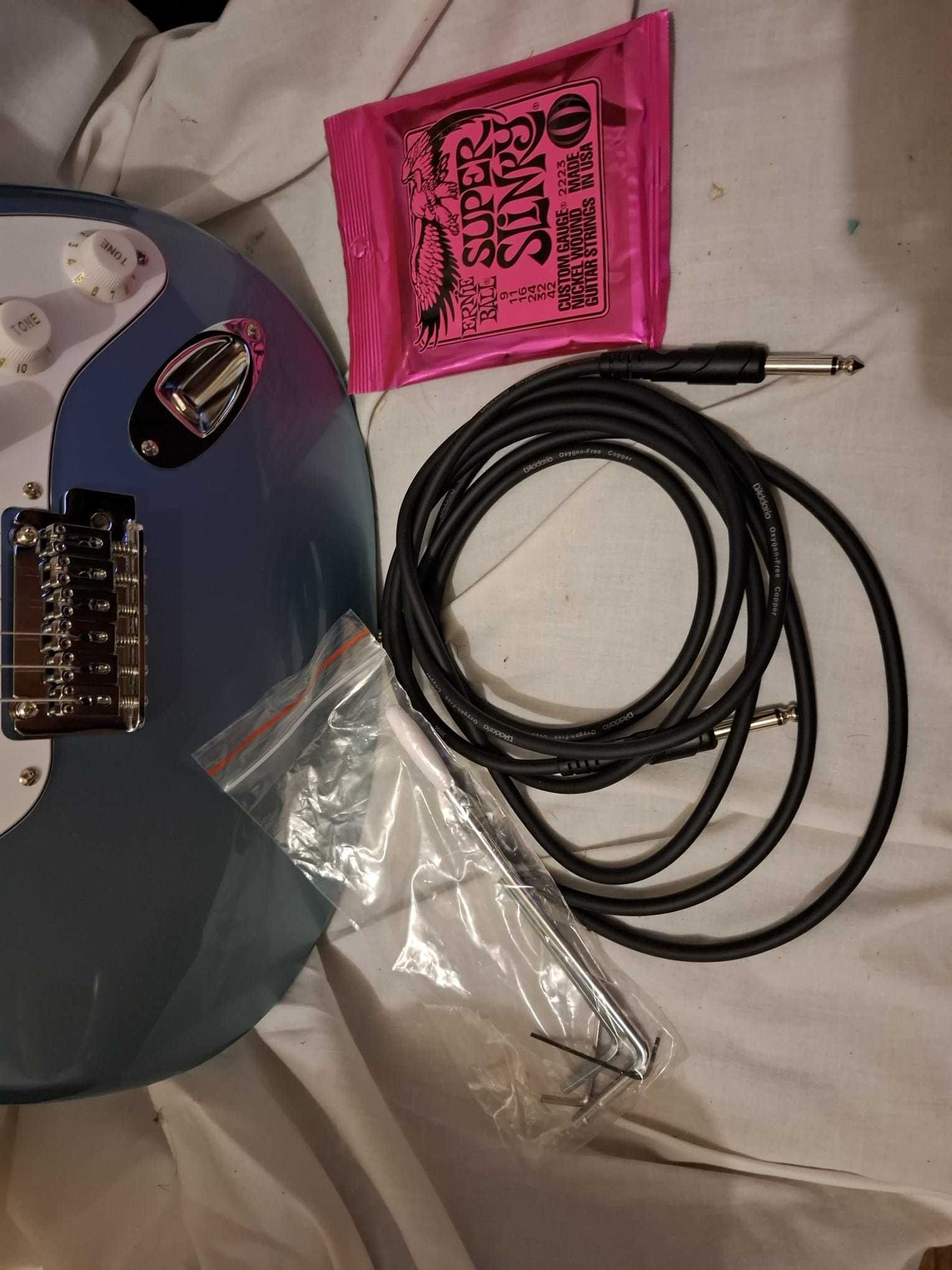 Guitarra eletrica Squire + Aplificador