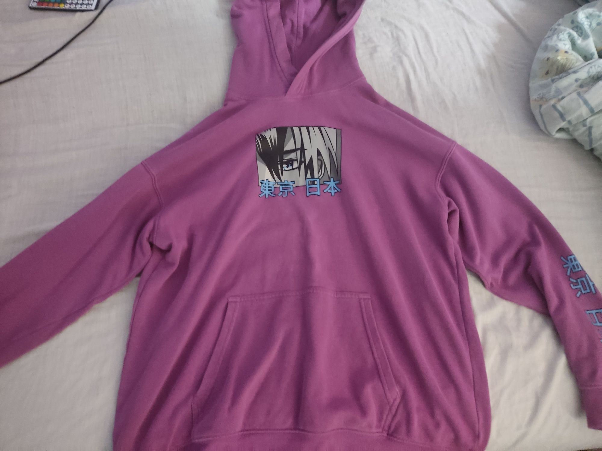 Продам аниме худи H&M