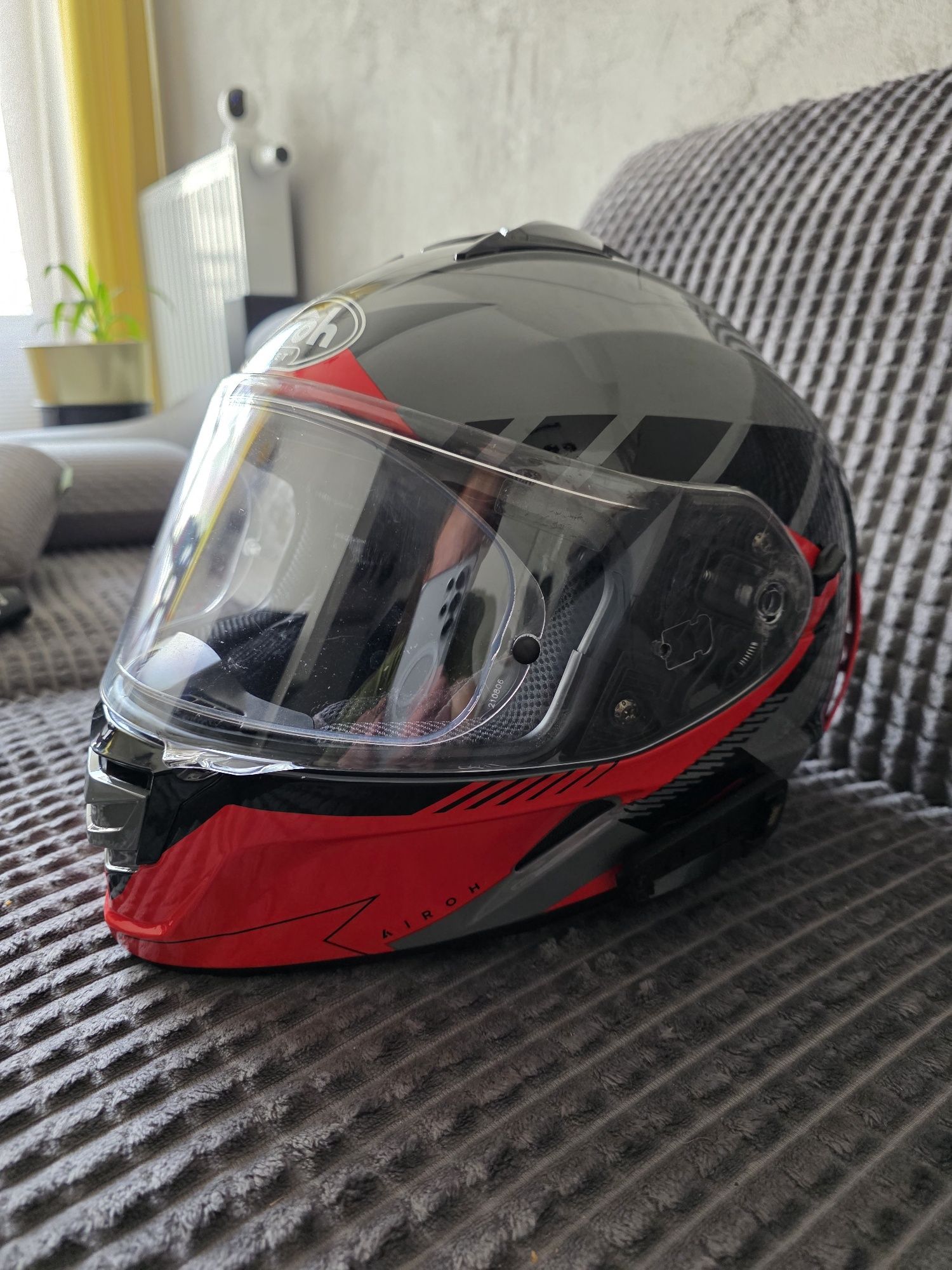 Kask integralny AIROH Spark Red Gloss szary czerwony czarny