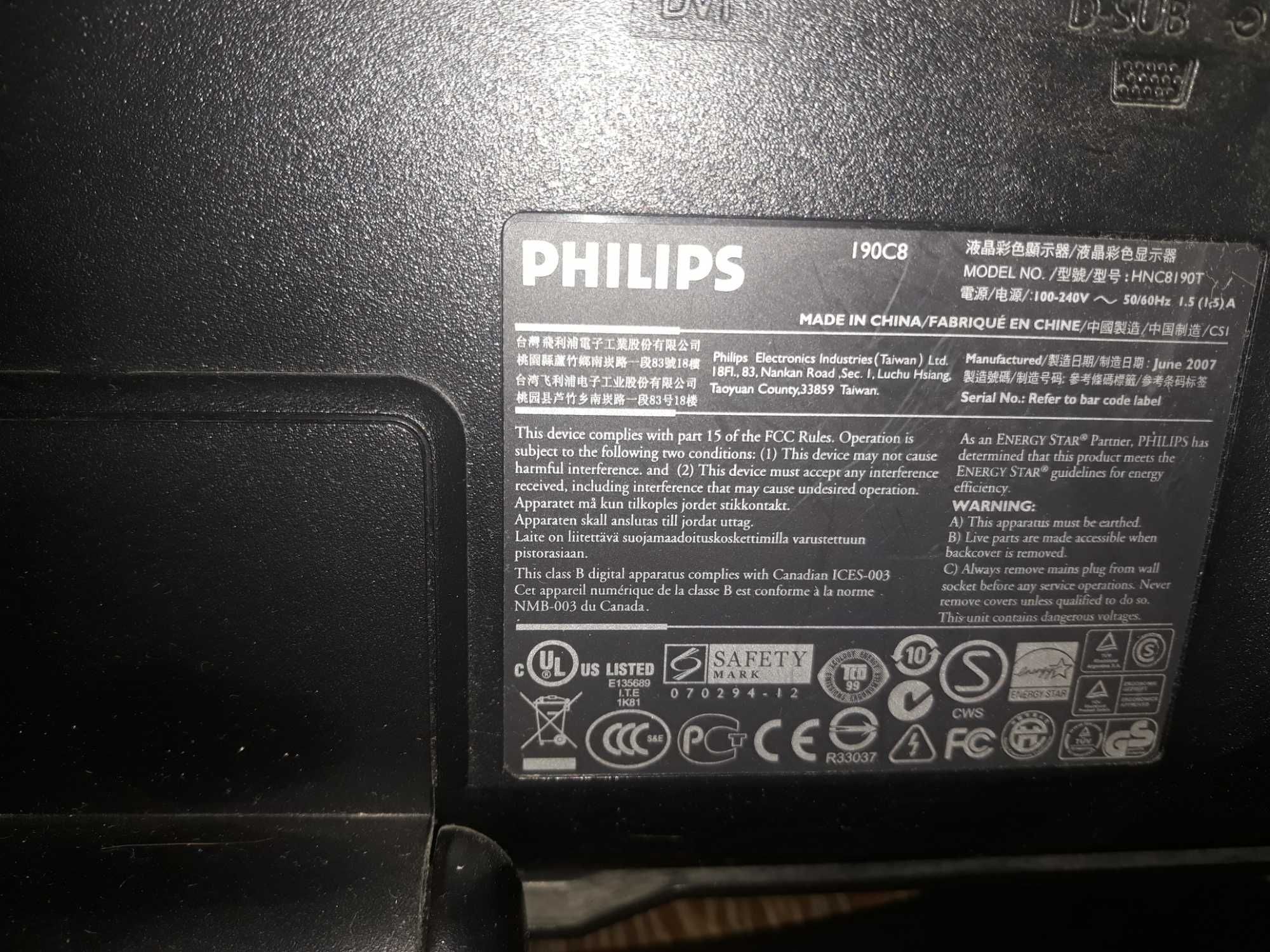 Монитор Philips 190C8