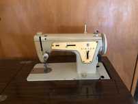 Máquina de costura vintage marca Singer