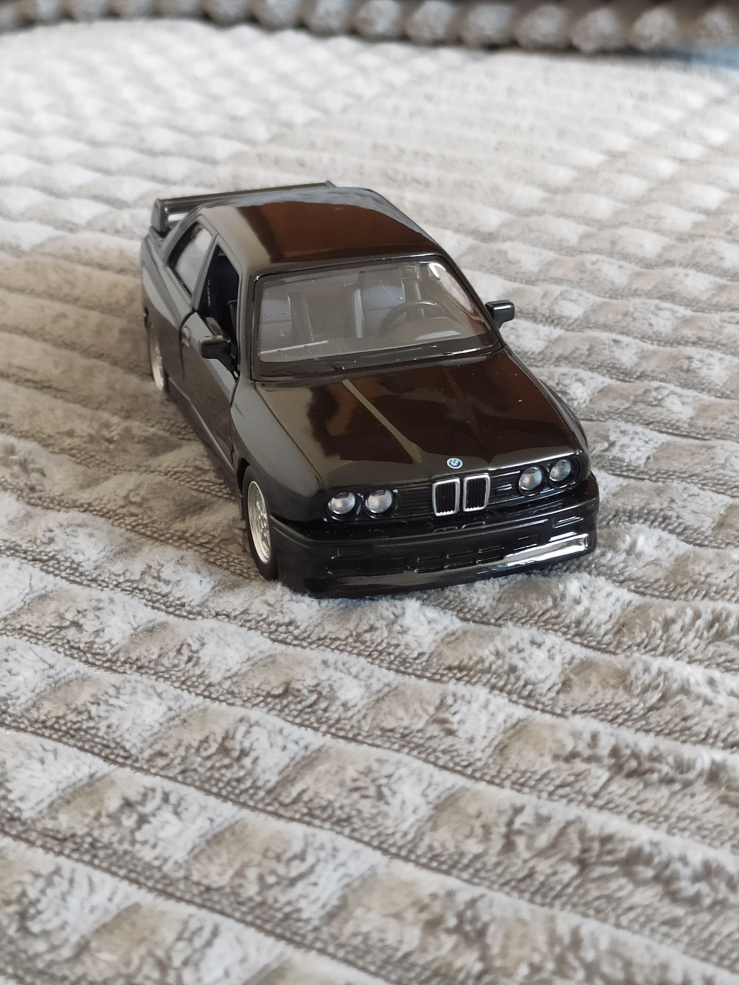 BMW M3 E30 1987r. 1/36