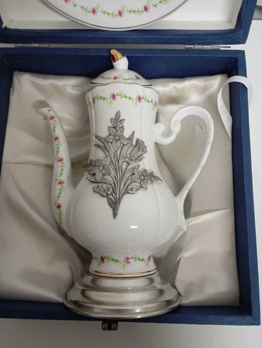 Conjunto Vista Alegre – Prato e Jarra Rosa