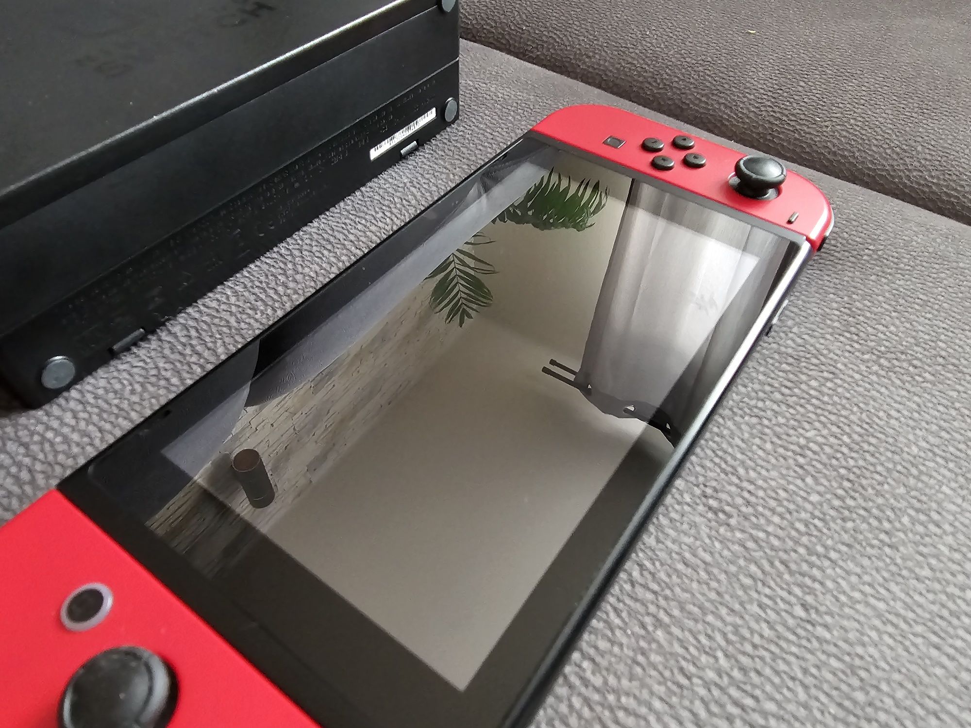 Nintendo Switch stary model XAJ1002, możliwe CFW, stan bdb