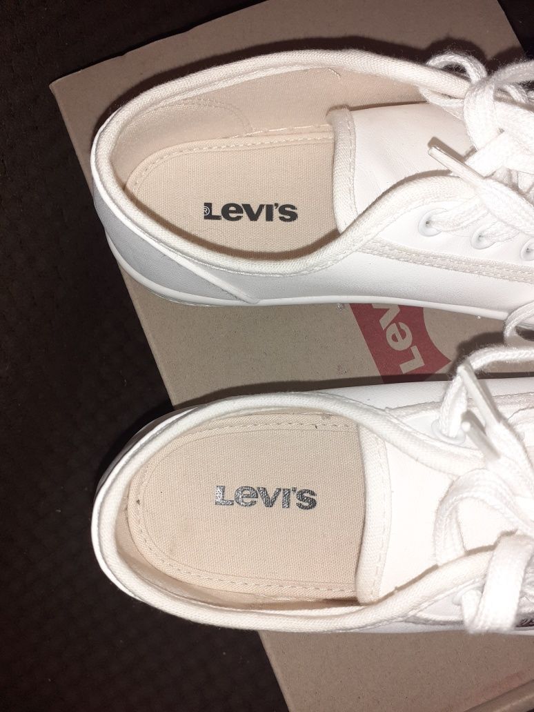 Buty młodzieżowe Levis rozmiar 36 jak nowe stan idealny