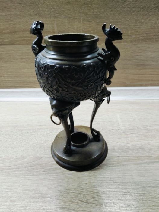 Zabytkowa kadzielnica z brązu, Chiny