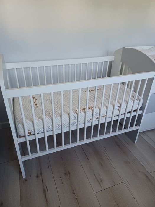 Zestaw Klupś Serce -łóżeczko, komoda