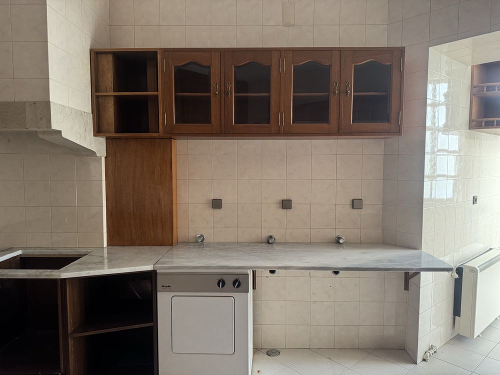 Cozinha em madeira maciça