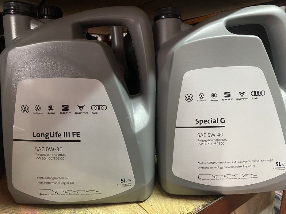 Масло моторне Wag 0w30 5л 1600 грн, 5w40g 5л 1500 грн