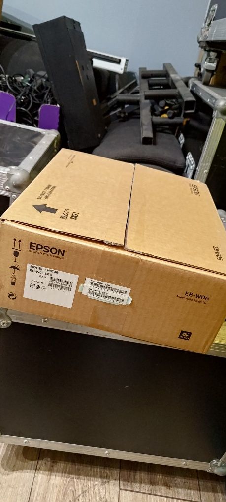 Epson projektor EB W06 jak nowy