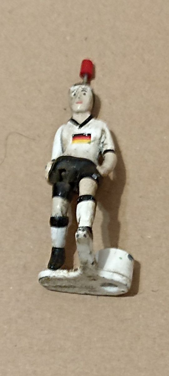 Metalowa figurka niemieckiego piłkarza TIPP KICK WM mistrzostwa 1990