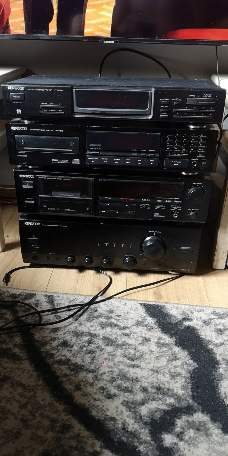 Wieża Kenwood 4 segmenty