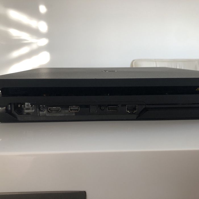 Konsola PS4 pro 1Tb