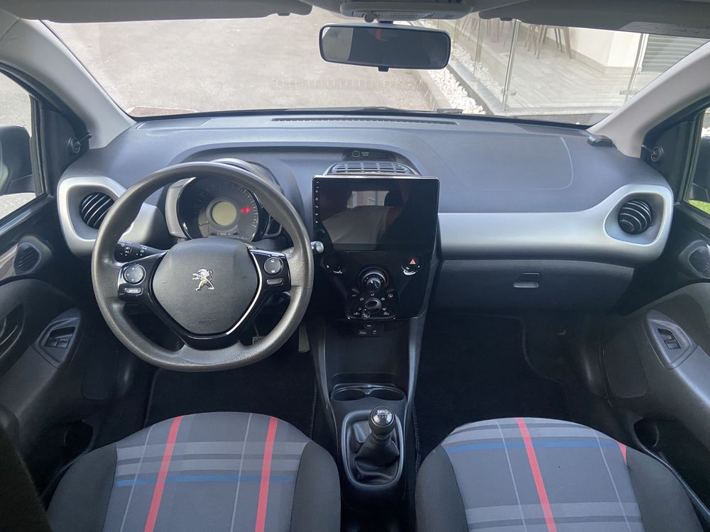 2015 • Motor Toyota • 72 cv • Poucos Km • Sem Riscos • Camera de Ré