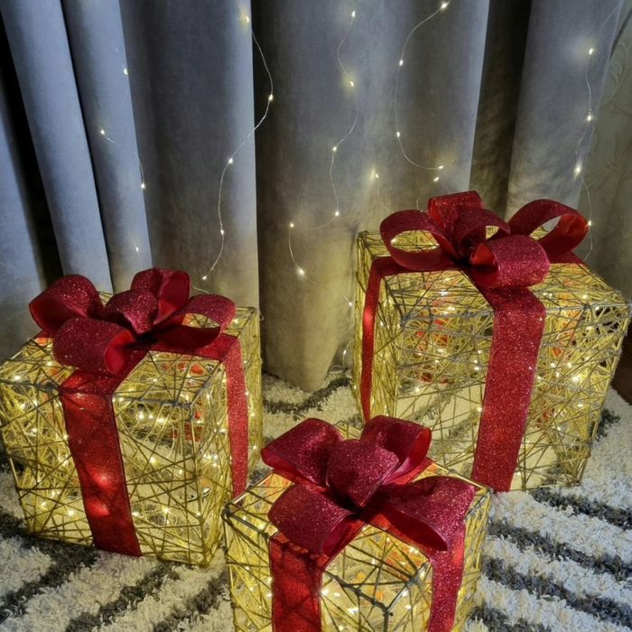 Подарунки на Новий рік, Новорічні подарунки, новорічні гірлянди, декор