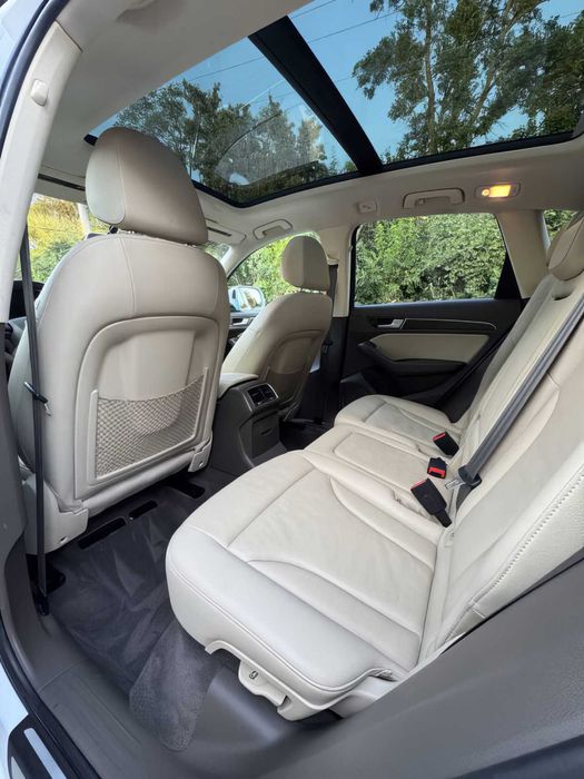 Audi Q5      2015