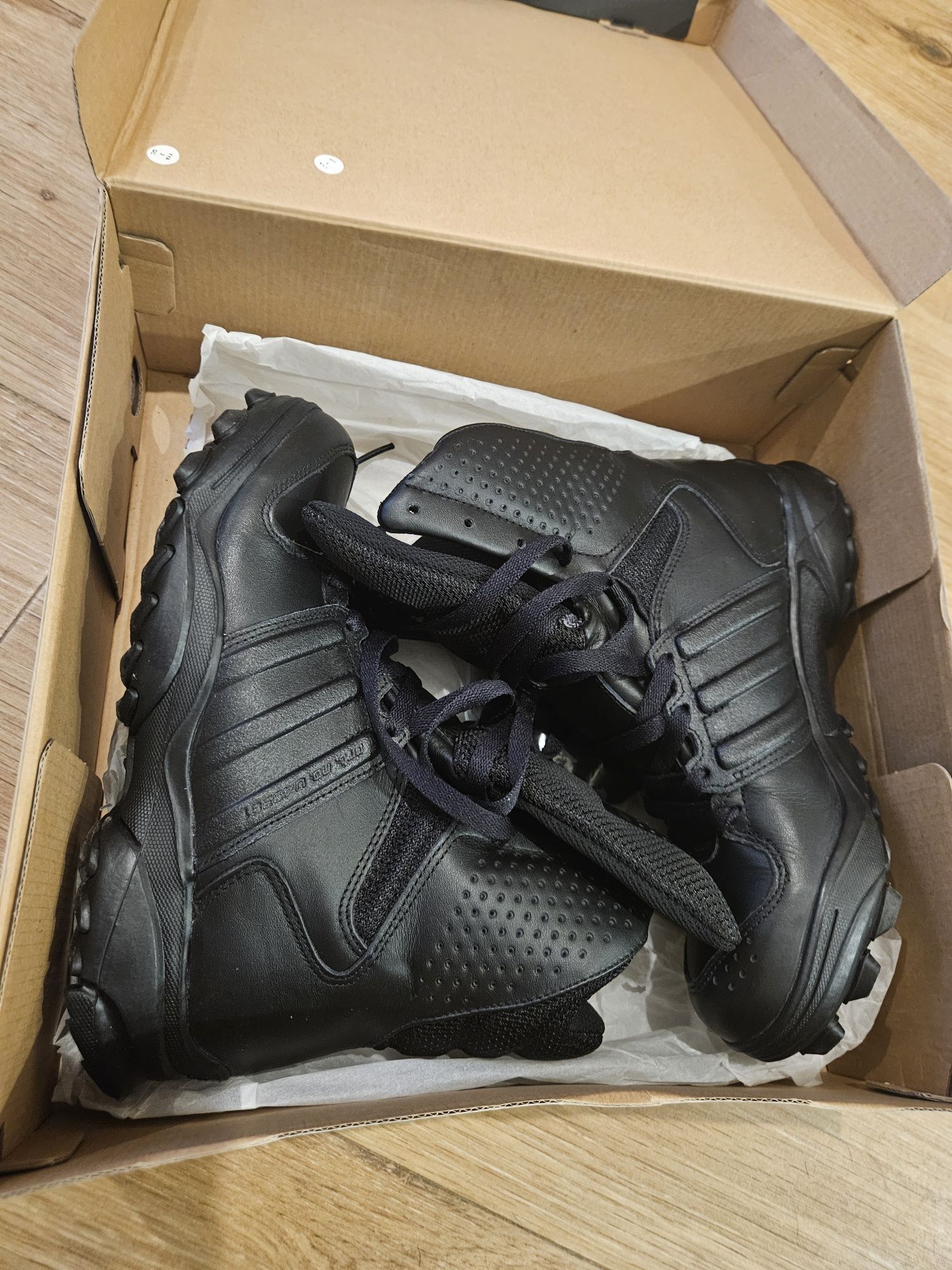 Botas adidas GSG 9.2