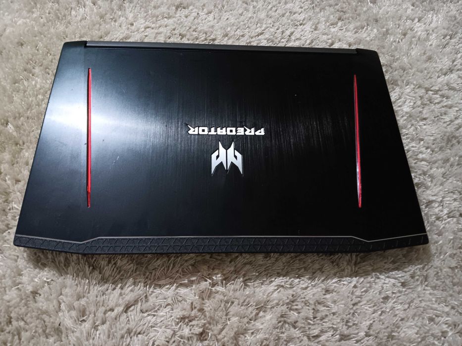 Laptop- Predator Helios 300 z uszkodzoną płytą główną
