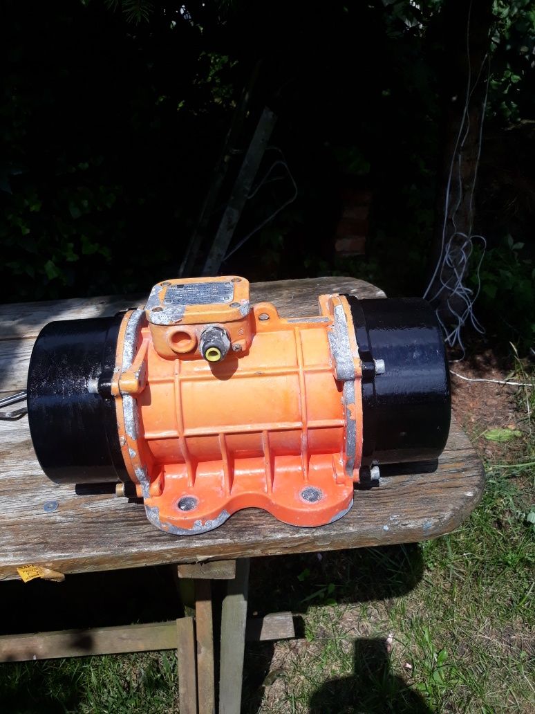 Sprzedam elektro wibrator Mwe700