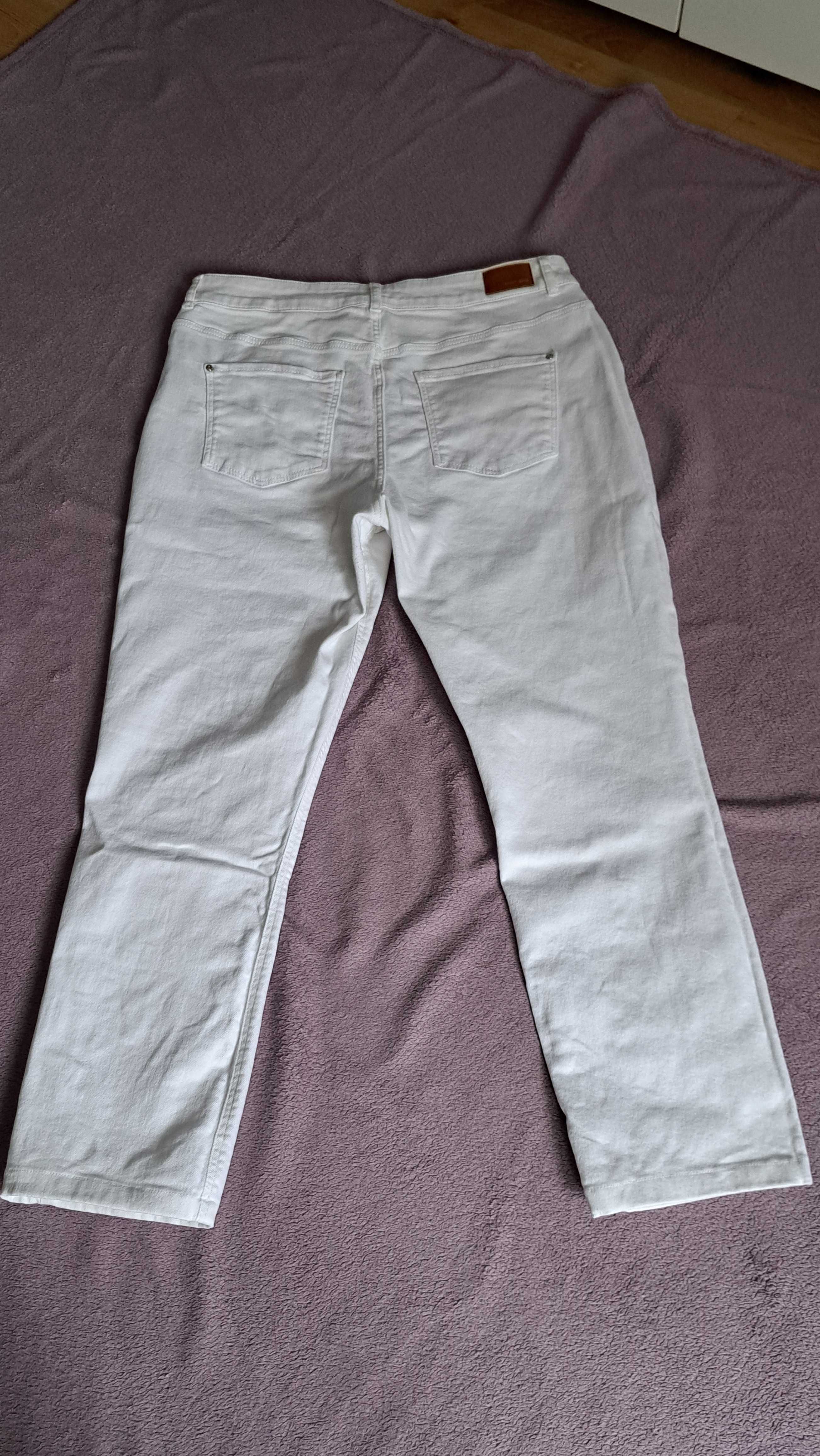 Białe jeansy Orsay slim 44
