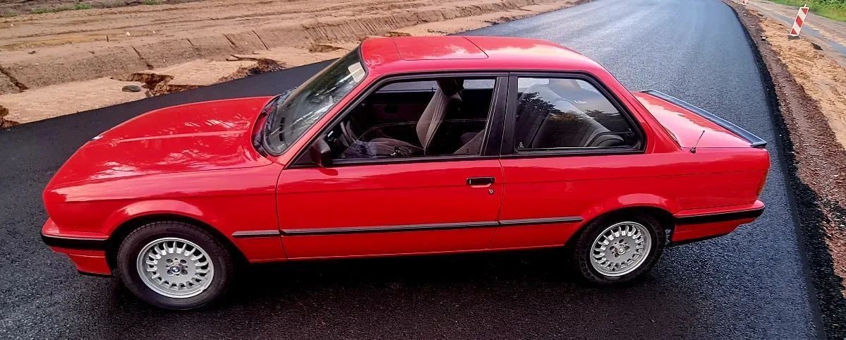 BMW Seria 3 E30 318i 2d zinnoberot