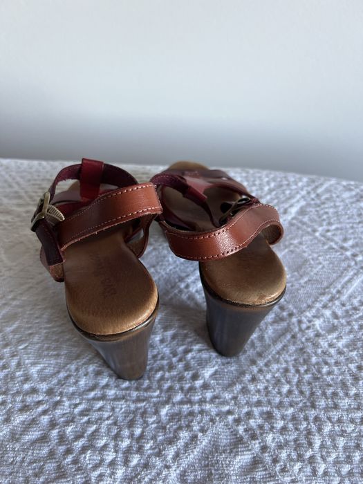 Sandálias de senhora
