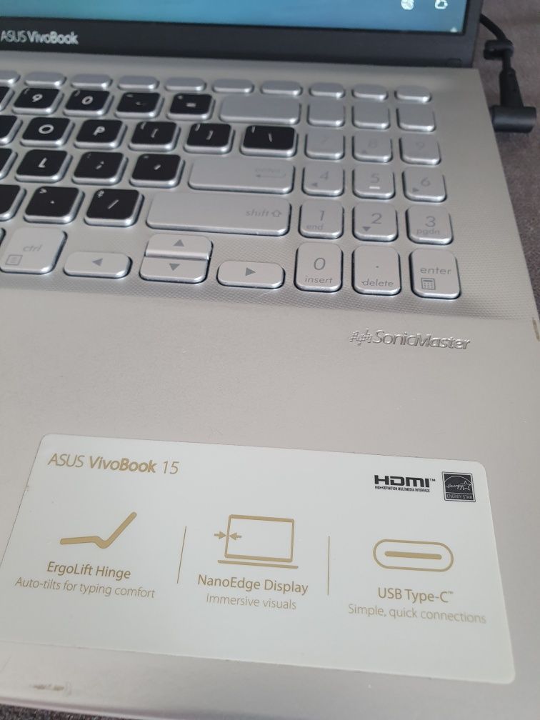 ASUS VivoBook 15 R564UA i5-8250U 8GB 256SSD Win10