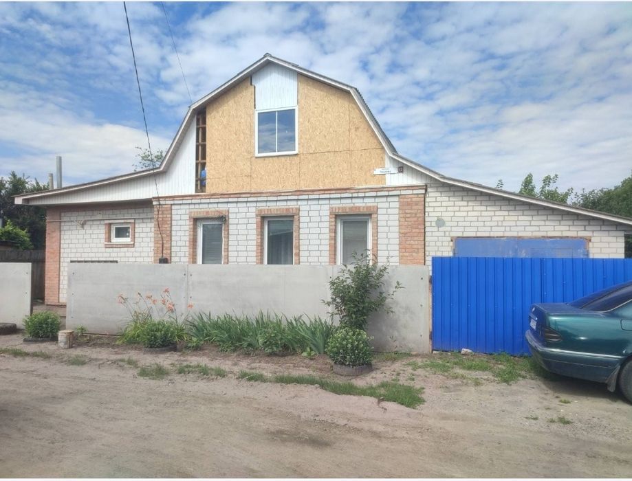 Продається 4-кімнатний будинок в місті Пирятин