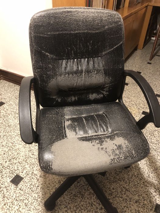 Cadeira de escritório com rodas