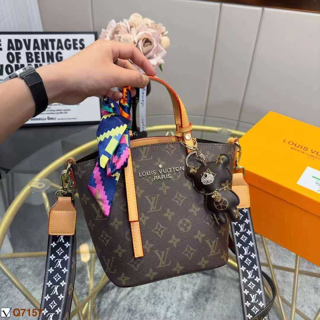 Louis Vuitton Torebka damska torba, skóra 67-38