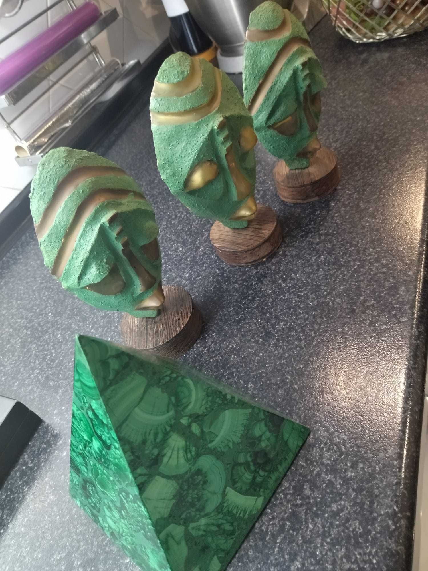 Artesanato antigo do Zaire (pirâmide vendida)