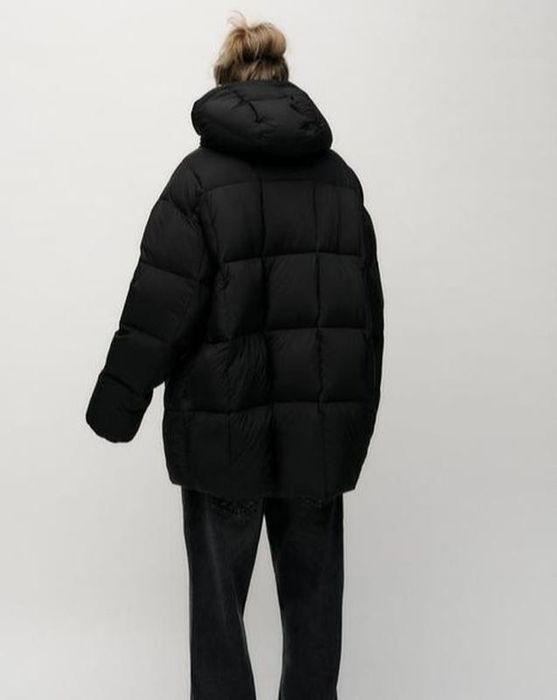Чорний пуховик zara куртка