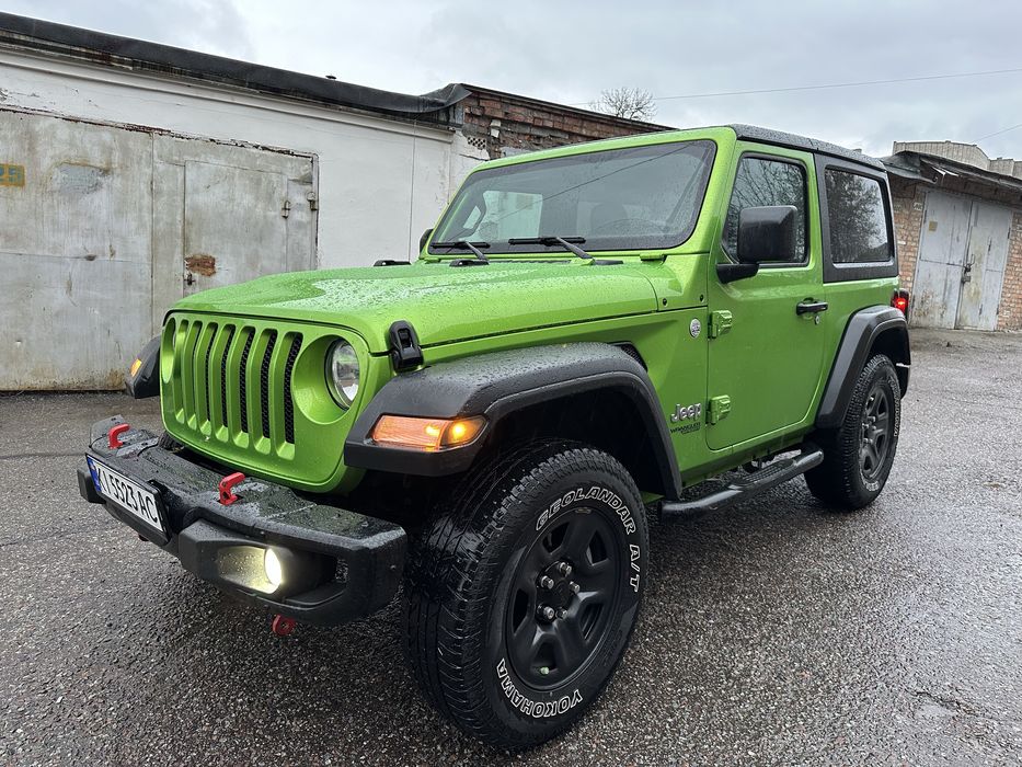 Jeep Wrangler Sport edition в ідеальному стані