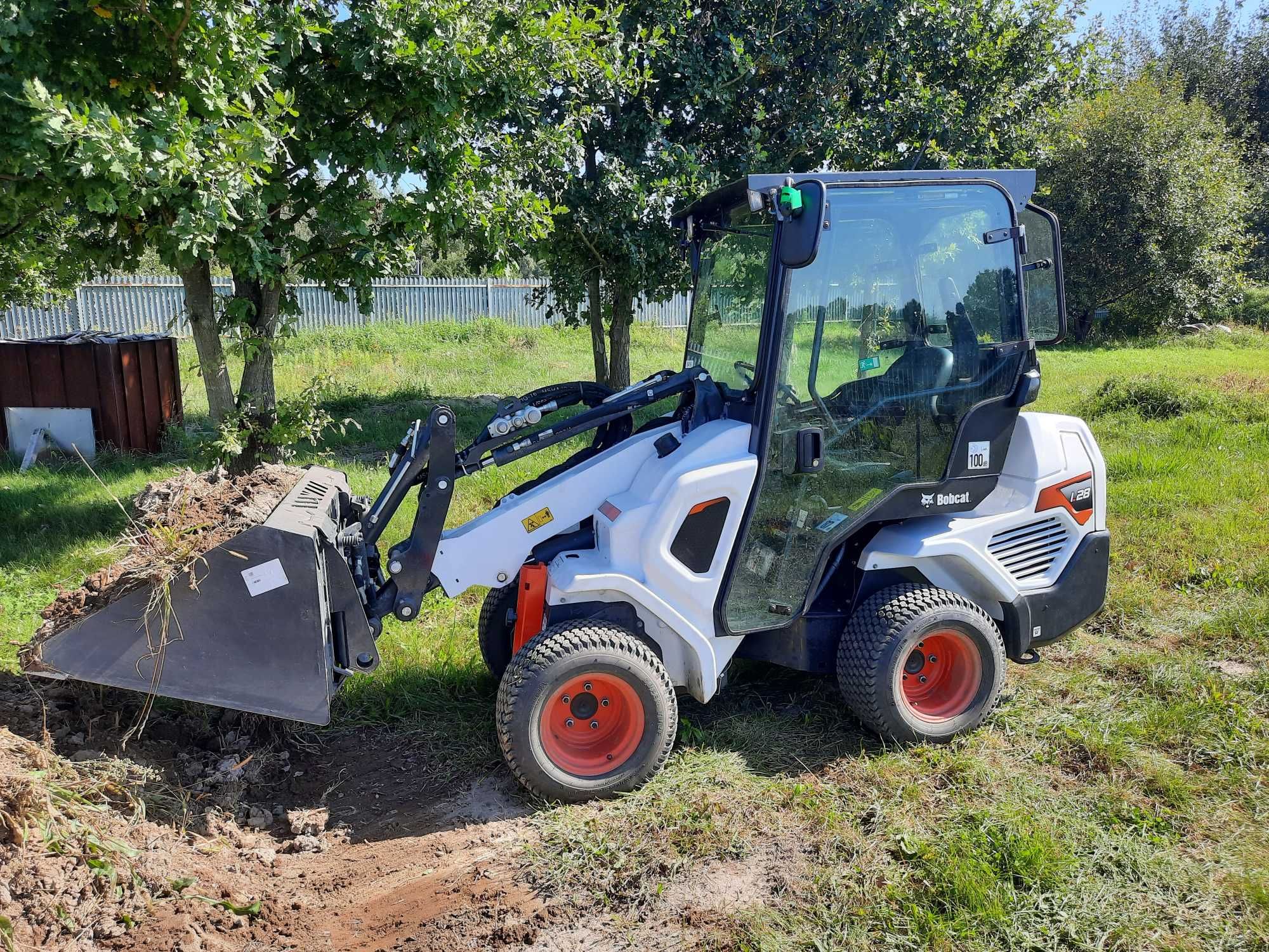 Wynajem Mini ładowarka przegubowa Bobcat  Avant wozidło  szer 120