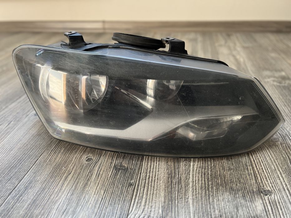 Reflektor Volkswagen Polo V 6R – lewy