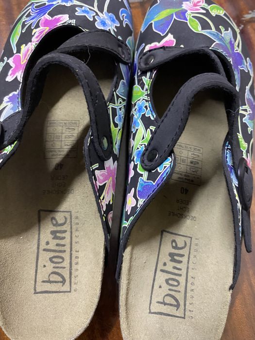 Шлепанцы с  цветочным принтом