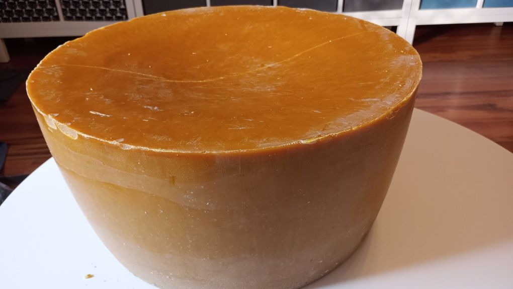 Sprzedam wosk z własnej pasieki około 300 kg
