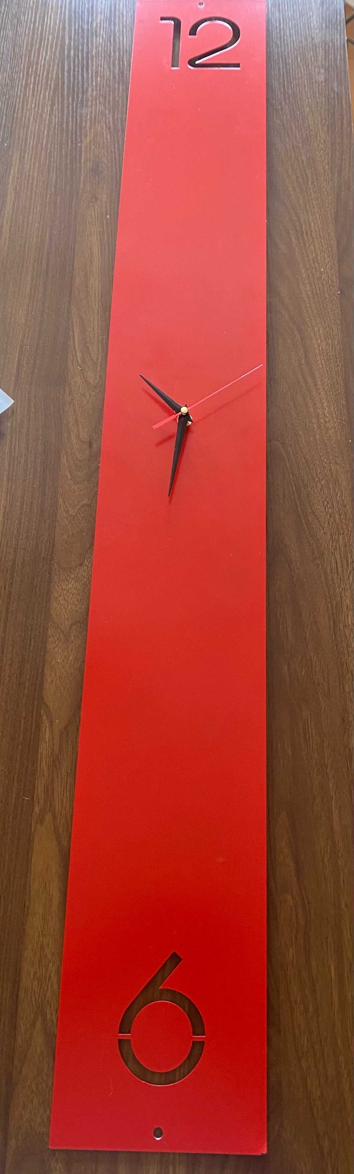 Relógio de parede em metal vermelho (Redução de preço!)